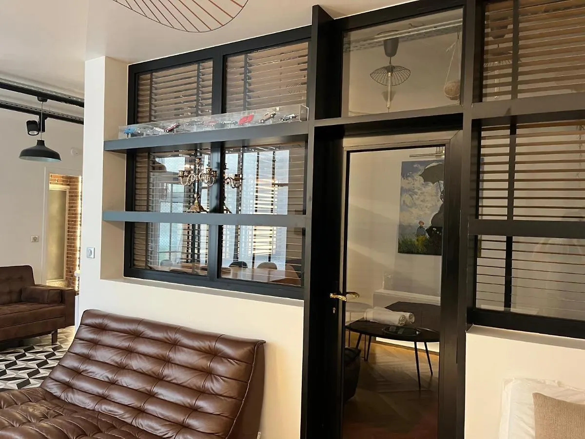 Design Appartment In The Marais Paris