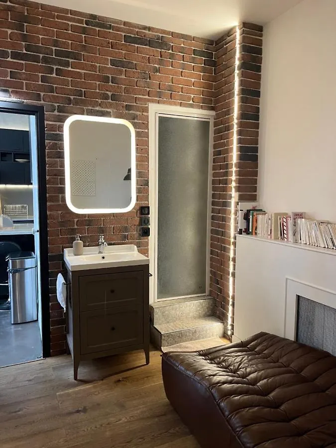 Design Appartment In The Marais Paris France